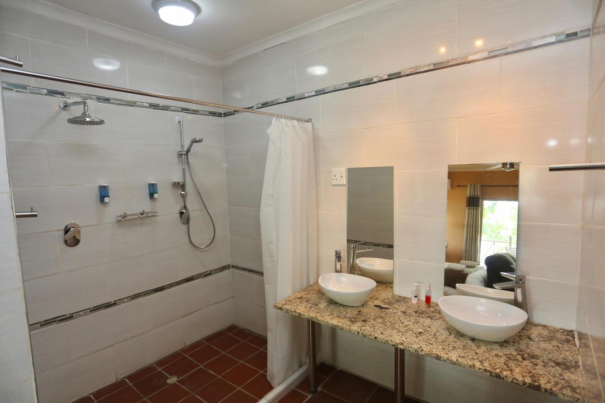 Divundu Guest House Luaran gambar